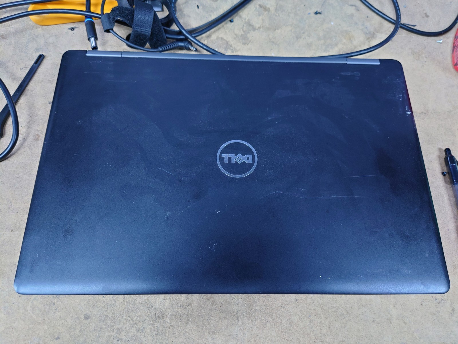 Dell Latitude 5580 15.6″ FHD i7-7820HQ 16GB RAM No OS/SSD
