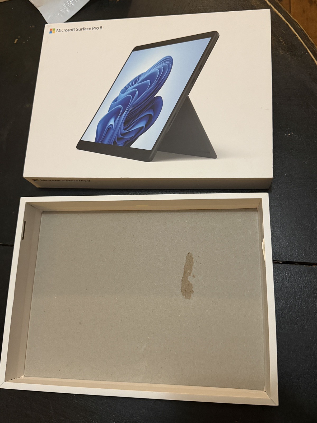 **EMPTY BOX** Microsoft Surface Pro 8 – 13″ Touch 256 GB SSD, Intel Core i7