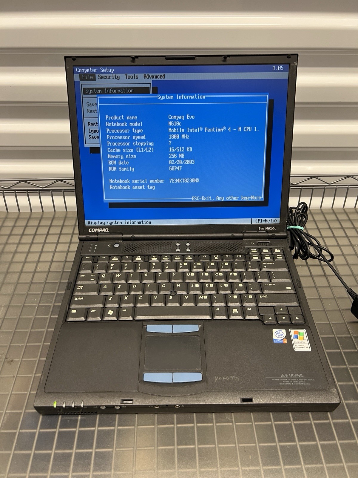 Vintage Compaq Evo N610c Laptop Intel Pentium 4 1.00Ghz 256MB