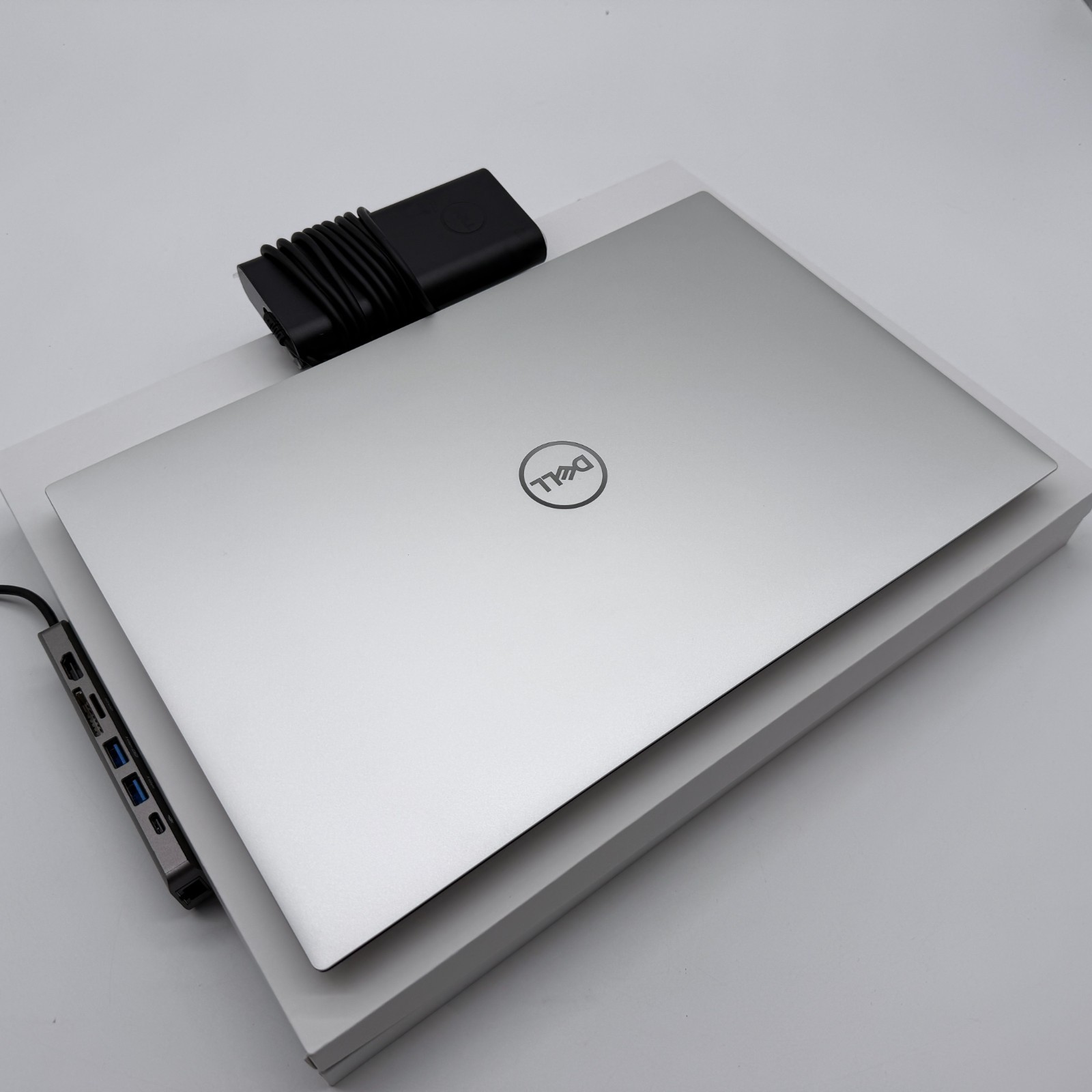 Dell XPS 17 9730 4K TOUCH i9-13900H✓64GB RAM✓1TB ✓Nvidia RTX 4070✓100% BATTERY