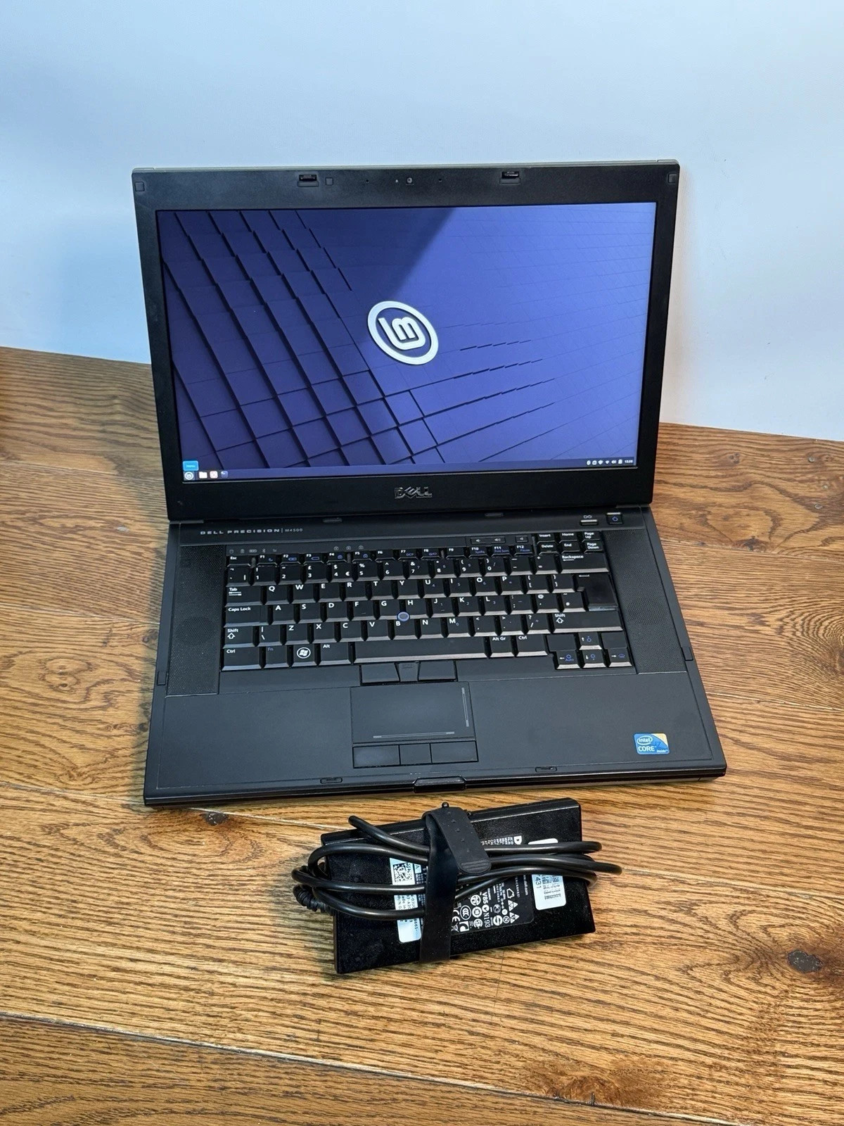 Dell Precision M4500 i7-Q820 8GB 500GB FX1800M 1920×1080 Win 10 Office 2019