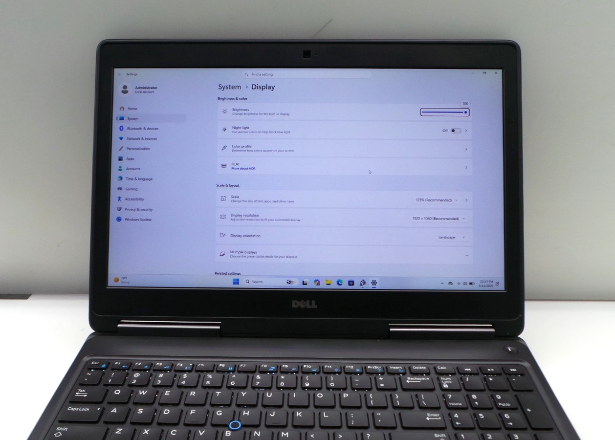Dell Precision 7510 | 15.6″ | i7-6820HQ | 16GB 500GB SSD | Win 11 Pro