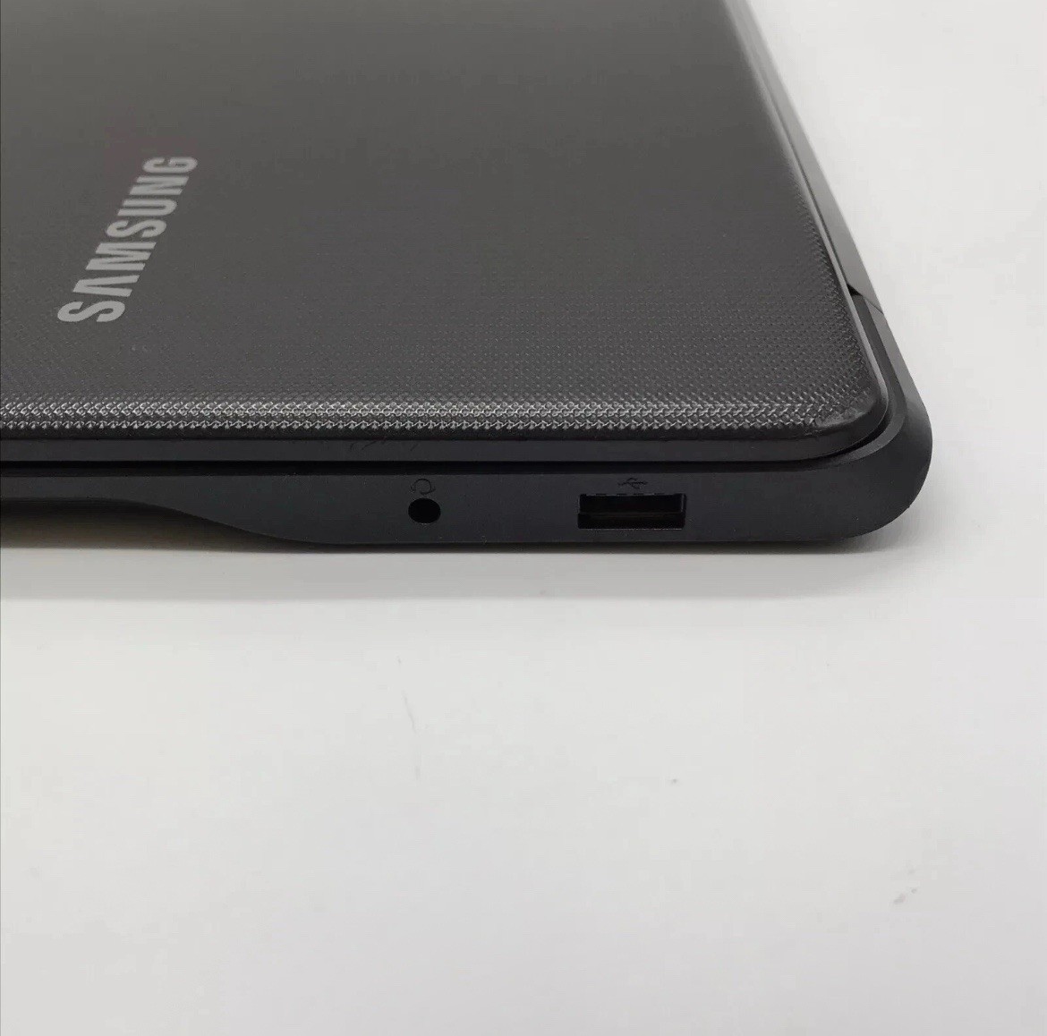 Samsung Chromebook 3 XE500C13 11.6 in. 2GB RAM 16GB SSD Intel Celeron N 2.48GHz