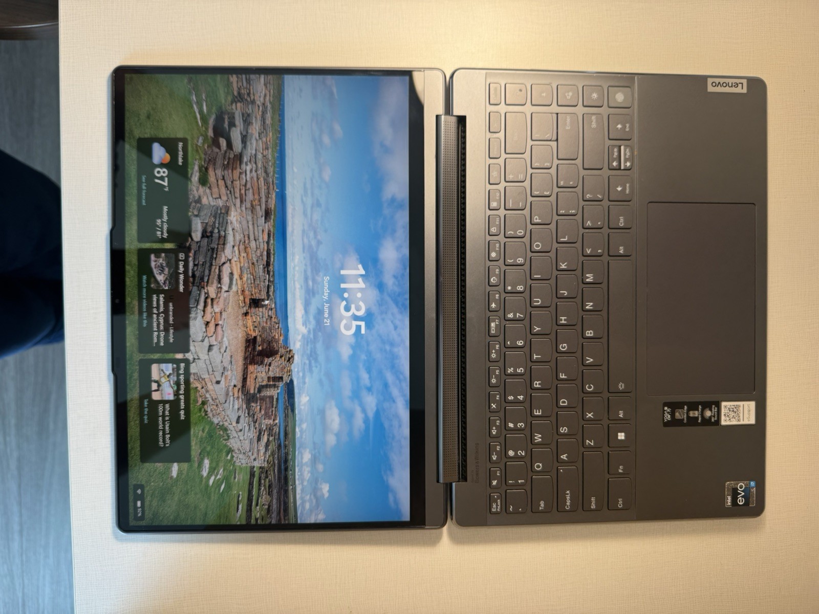 Lenovo Yoga 9 14IAP7 14-inch Laptop Intel Core i7 12th Gen 16GB RAM 512GB Black
