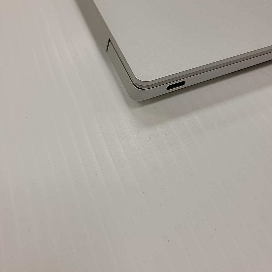 Dell XPS 13 9350 13.4″ Ultra 9 288V 3.3GHz 32GB Ram 1TB SSD Windows 11 Pro