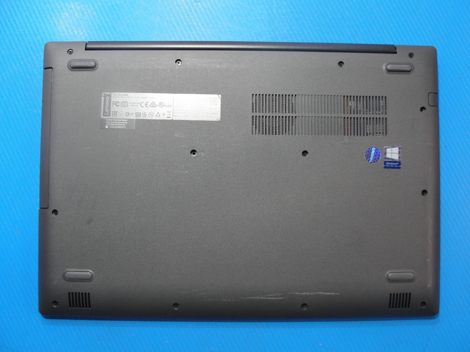 Lenovo IdeaPAd 330-15IKB 15.6” HD Intel Core i3-8130U 2.2GHz 8GB HDD 1TB