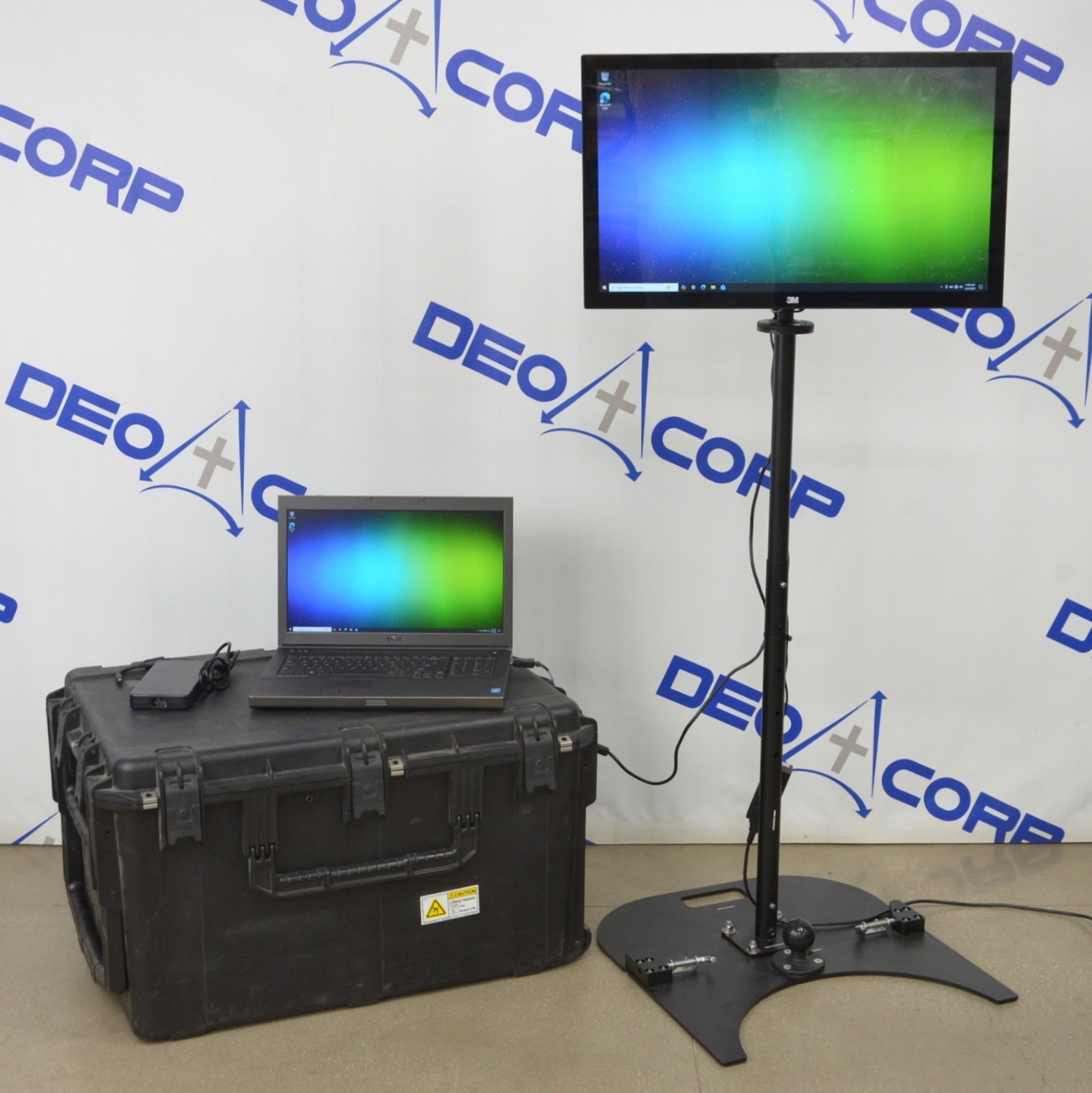 Dell Precision M6800 Laptop, 3M M2767PW Monitor W/ 33″ Large Case & Assembly