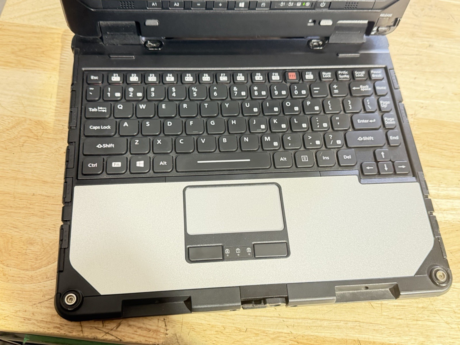 Panasonic ToughBook CF-33 12” i5-6300U 8GB Ram 360 GB SSD Win11 Pro. Touch