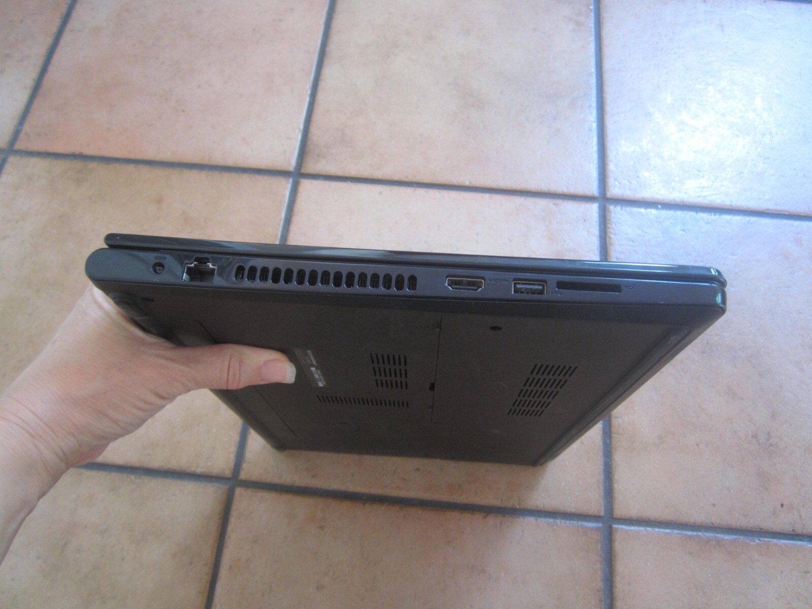 Dell Inspiron 15 5555 Laptop 2GHz 6GBRAM 500GBHD SCREEN INTACT NoPwrCord – WORKS
