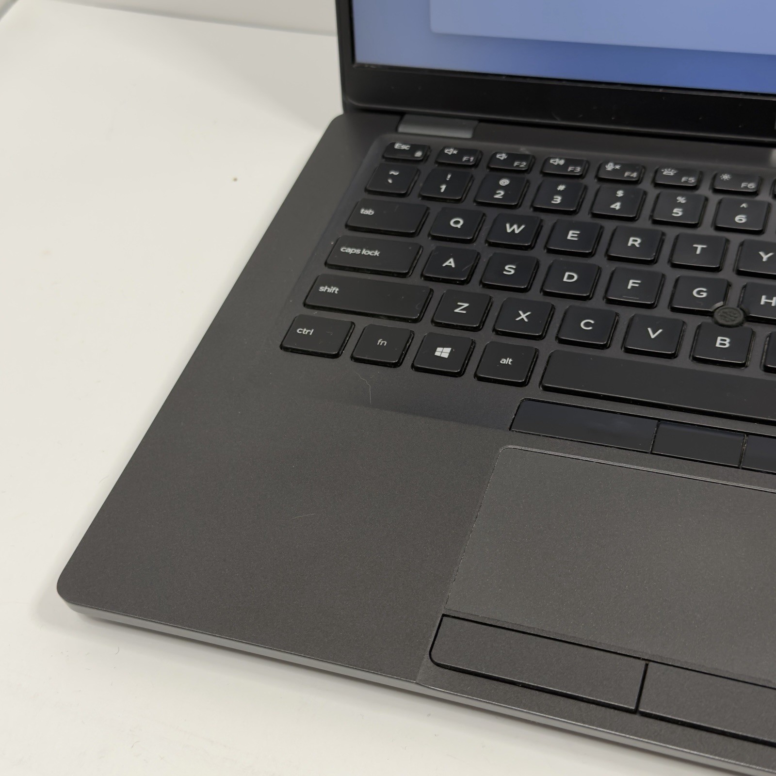 Dell Latitude 5400 14”FHD Intel Core i7-8665U 1.9GHz 16GB SSD 512GB *READ*