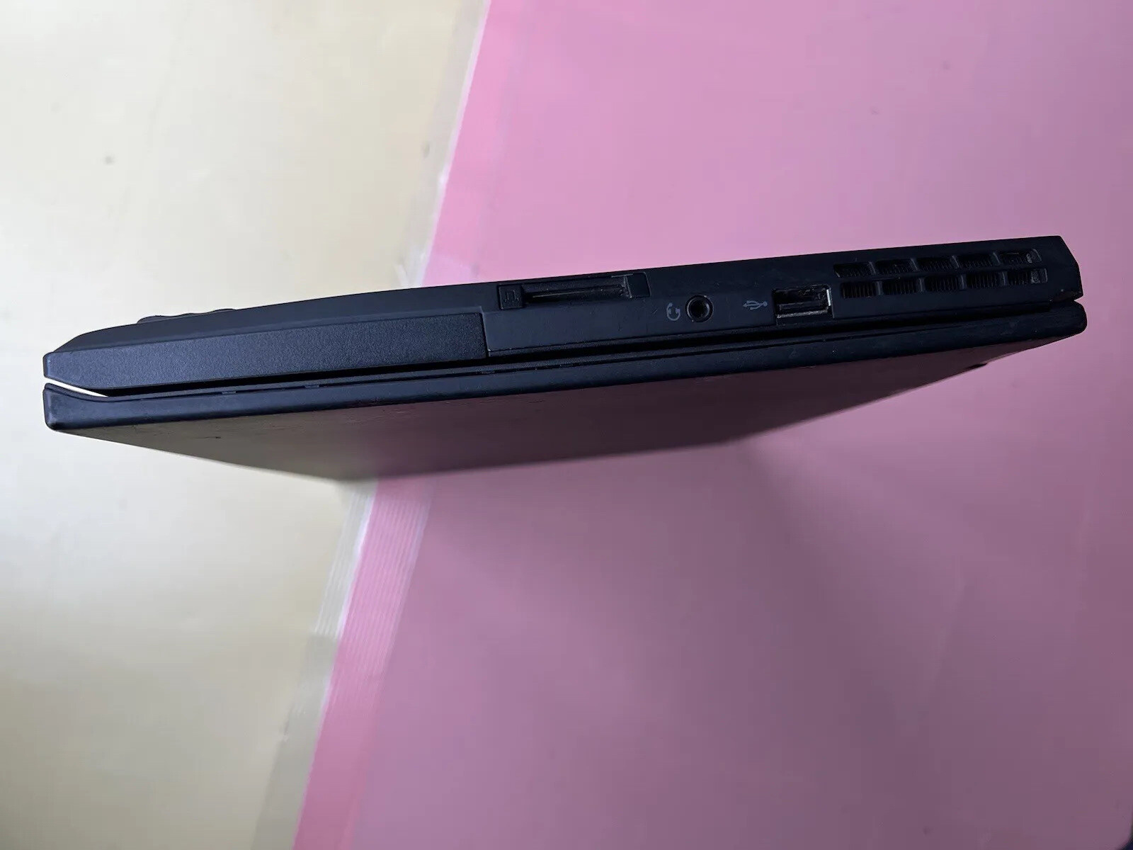 LENOVO THINKPAD T410s Core i5 M520 2.40GHz 4GB RAM 0GB HDD BIOS TESTED