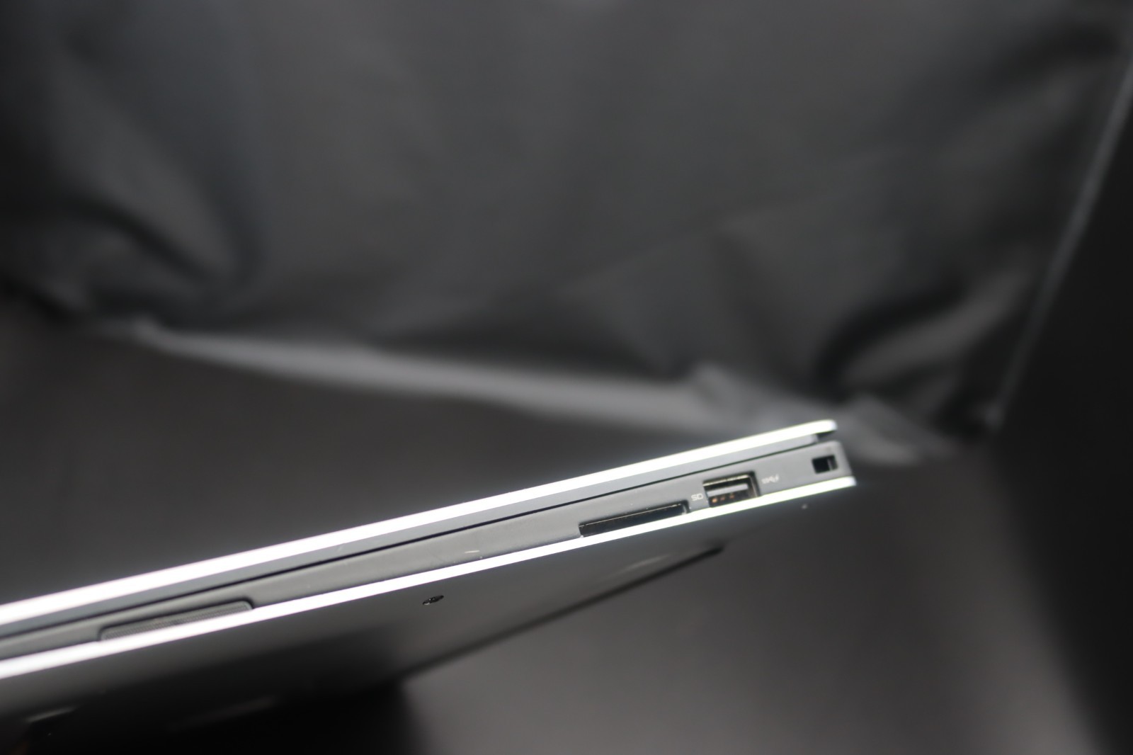 Dell XPS 13 9343, 13.3″ Intel Core i5-5200U, 4GB RAM, 128GB.