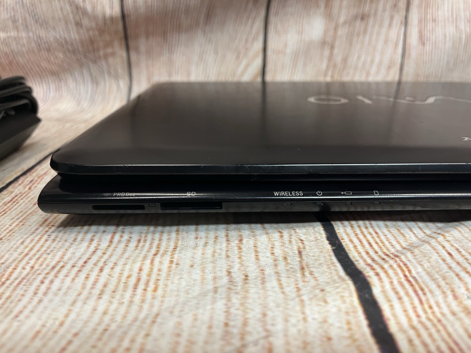 Sony VAIO 17” E Series Pentium 2020M SVE171G12L 8GB RAM 500 HDD NO OS