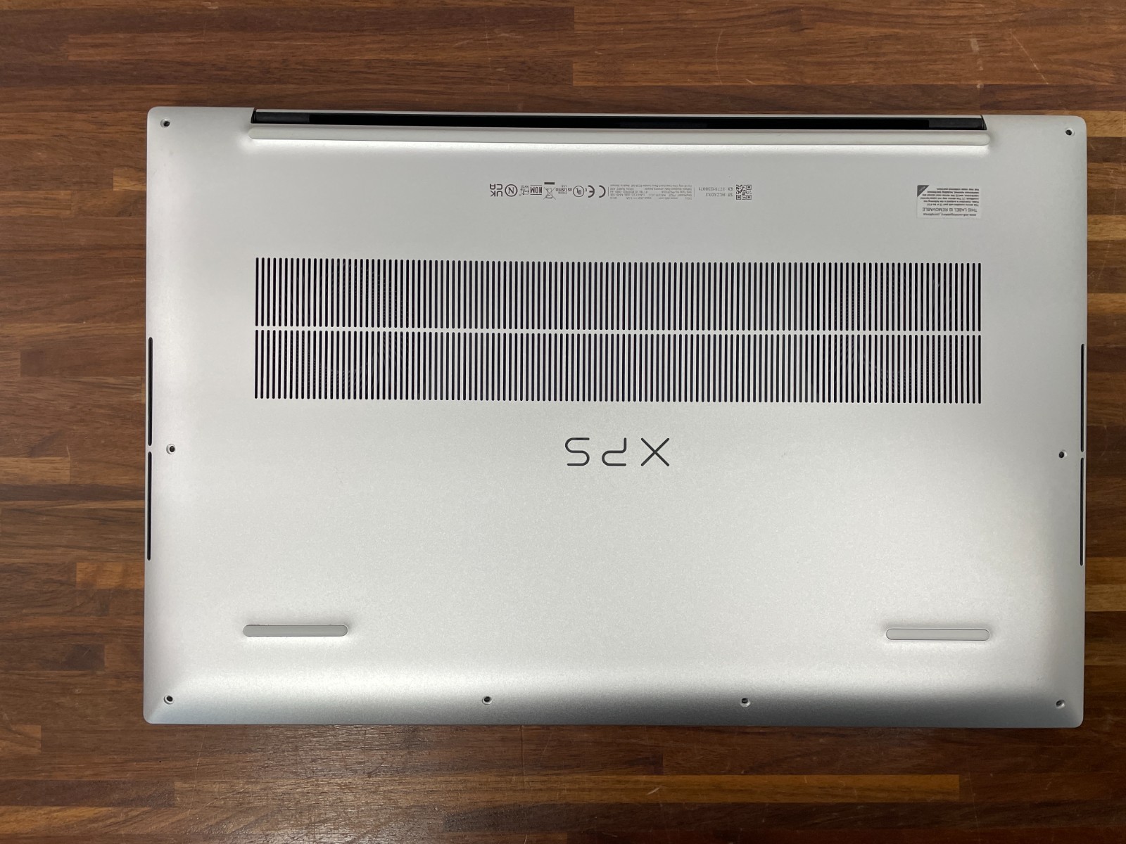 Dell XPS 17 9730 17″ I7-13700H NO RAM/SSD READ!