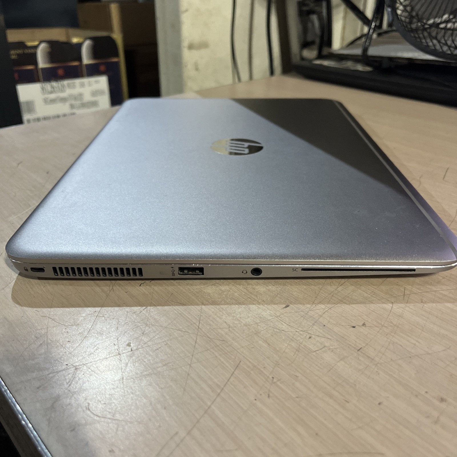 HP ELITEBOOK FOLIO 1040 G3 INTEL CORE I7-6600U 2.60GHZ 8GB RAM NO HD
