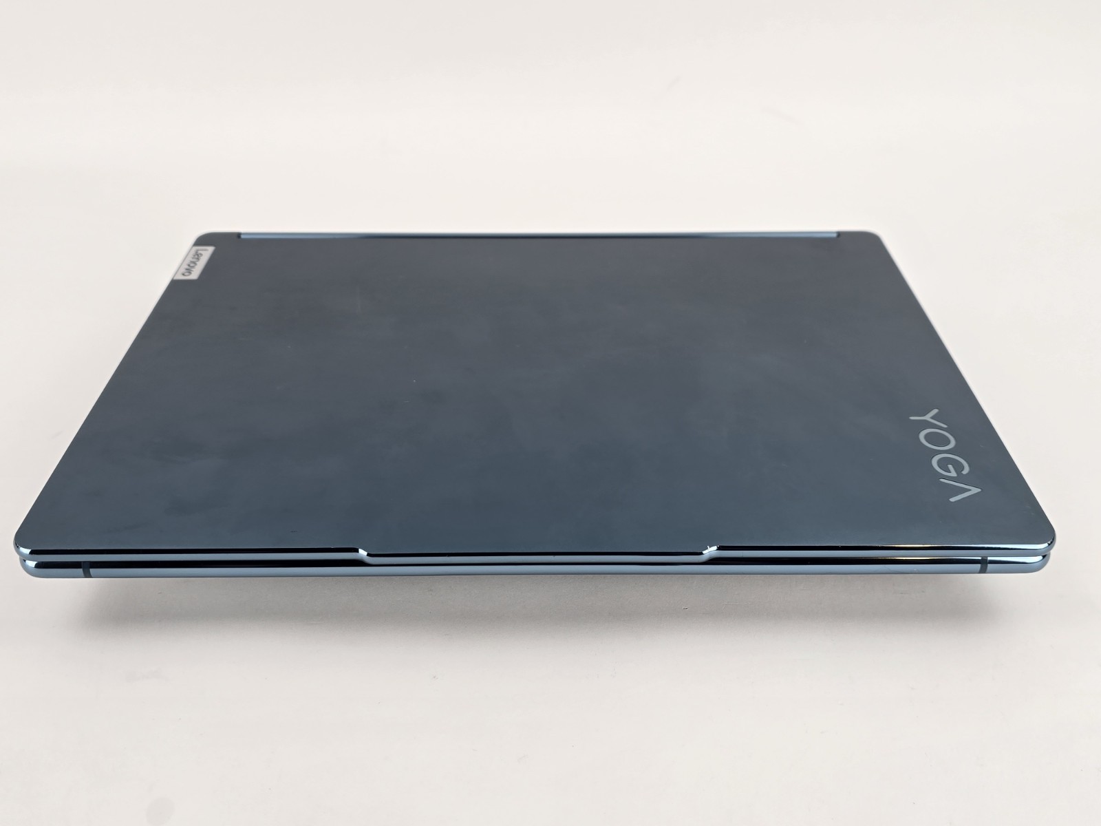 Lenovo Yoga Book 9i Dual 13.3″ 2.8K OLED Ultra 7 155U 16GB 1TB – Used