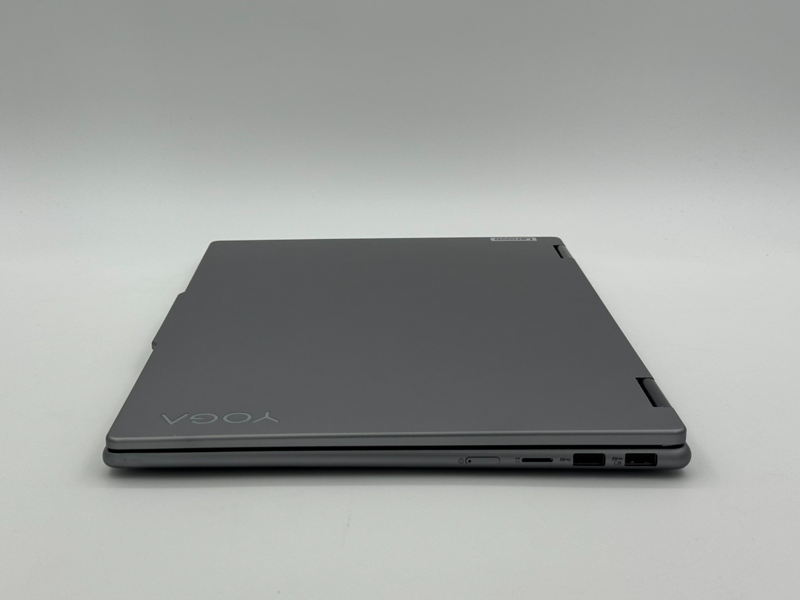 Lenovo Yoga 7 2-in-1 16″ 2K Touchscreen Ryzen 7 8840HS 16GB 512GB SSD Gray