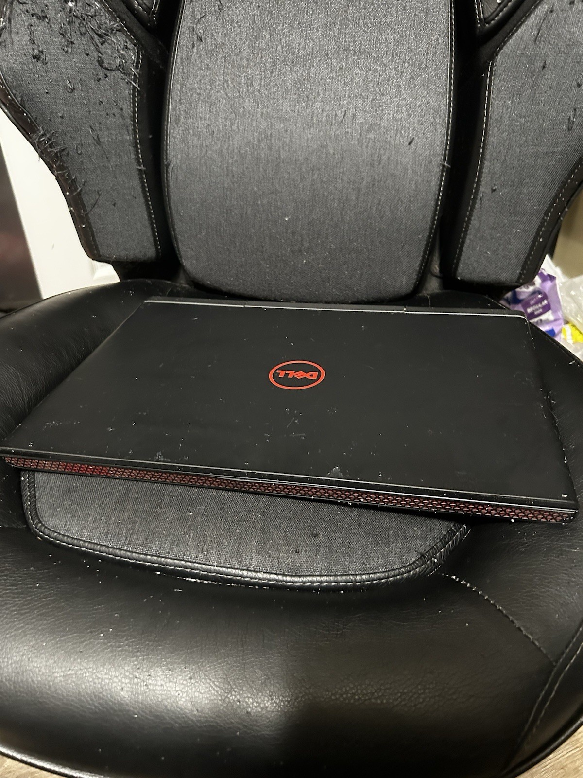 Dell Inspiron 15 7000 Gaming i5-7300HQ 8GB 256NVMe GeForce GTX 1050Ti