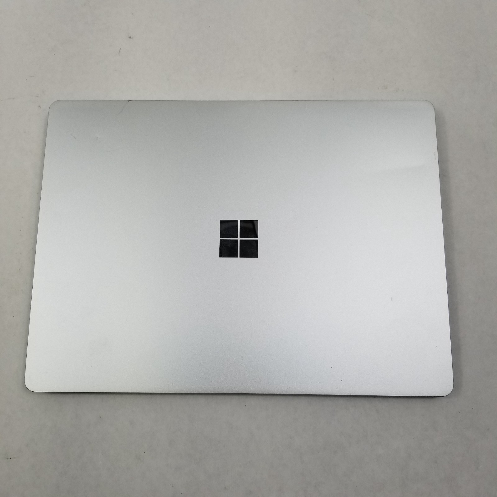Microsoft Surface Go 2 2013 12.4″ i5-1135G7 2.4GHz 8GB RAM 128GB SSD Win 11 Pro