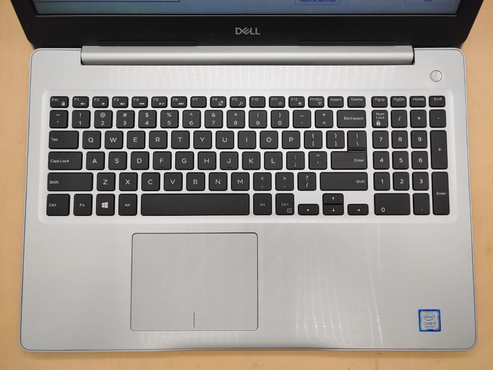 Dell Inspiron 5570 15.6″ Intel i3-8130U 4GB RAM 1TB HDD **NO OS/NO AC**