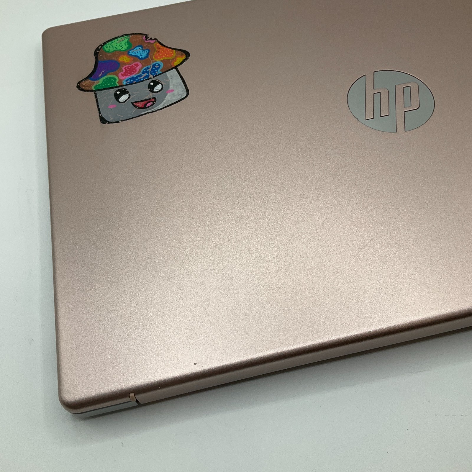 HP 15-fc0039wm 15.6″ Rose Gold Laptop AMD Ryzen 5 7520U @ 2.80 GHz 8GB 256GB