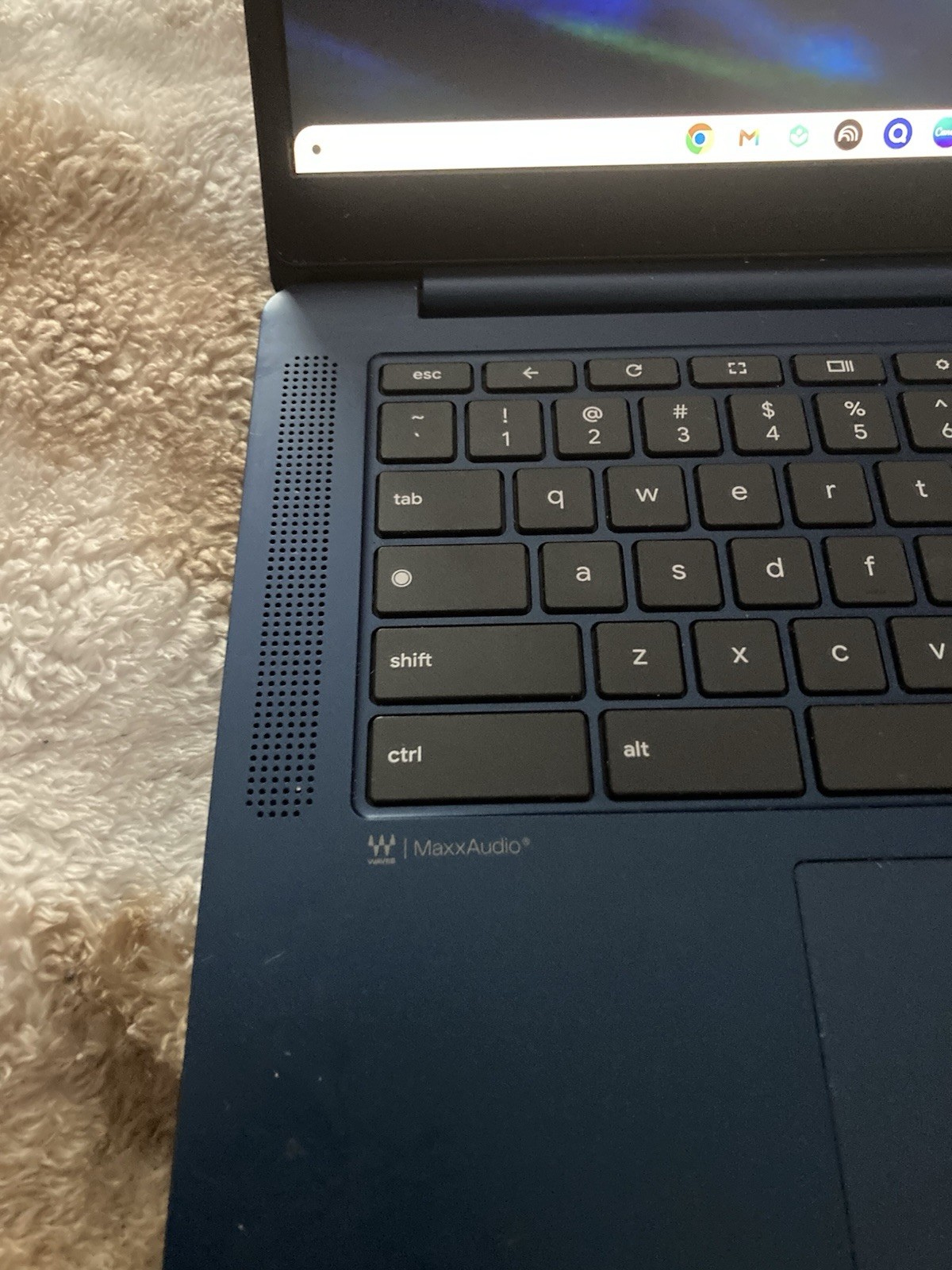 Lenovo IdeaPad Slim 3 Chromebook 14″ Full HD Touchscreen Laptop WITH CHARGER