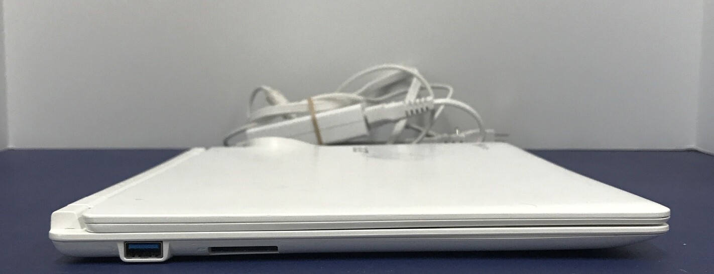 *WIPED*ACER CHROMEBOOK 13 4GBRAM 32GBSSD W/ POWER CABLE WHITE – READ DESCRIPTION
