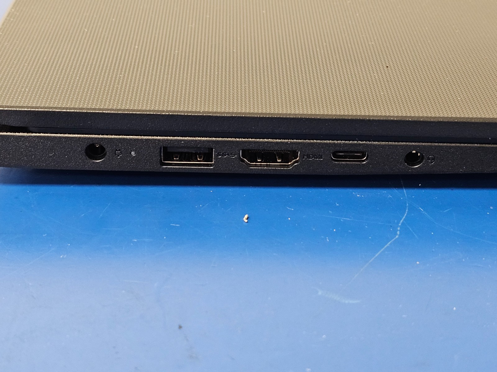 Lenovo V15 G5 IRL, Intel Core 7 240H, 2.50 GHz, 16 GB RAM, 1 TB NVMe SSD