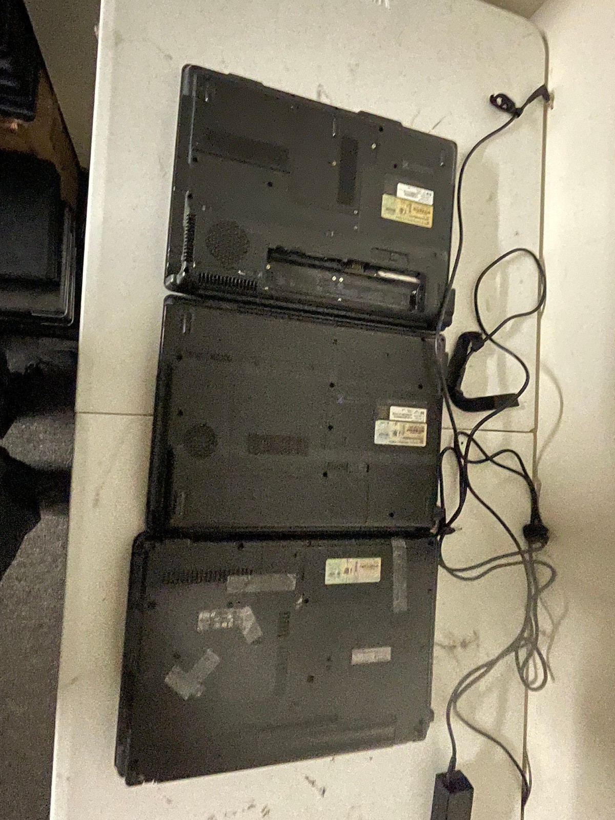 Lot of 3 HP-Compaq (1) Presario C700, F700, Compaq 610