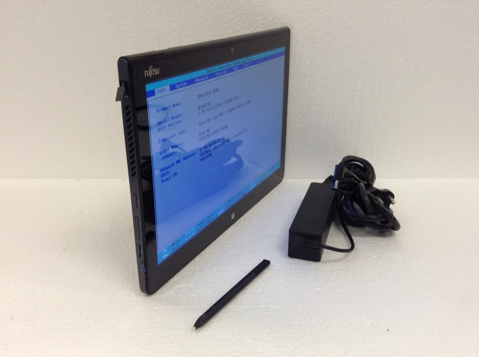 Fujitsu Stylistic Q704 i7-4600U 2.10GHz 12.5″ Touch Tablet 8GB w/Stylus, No SSD