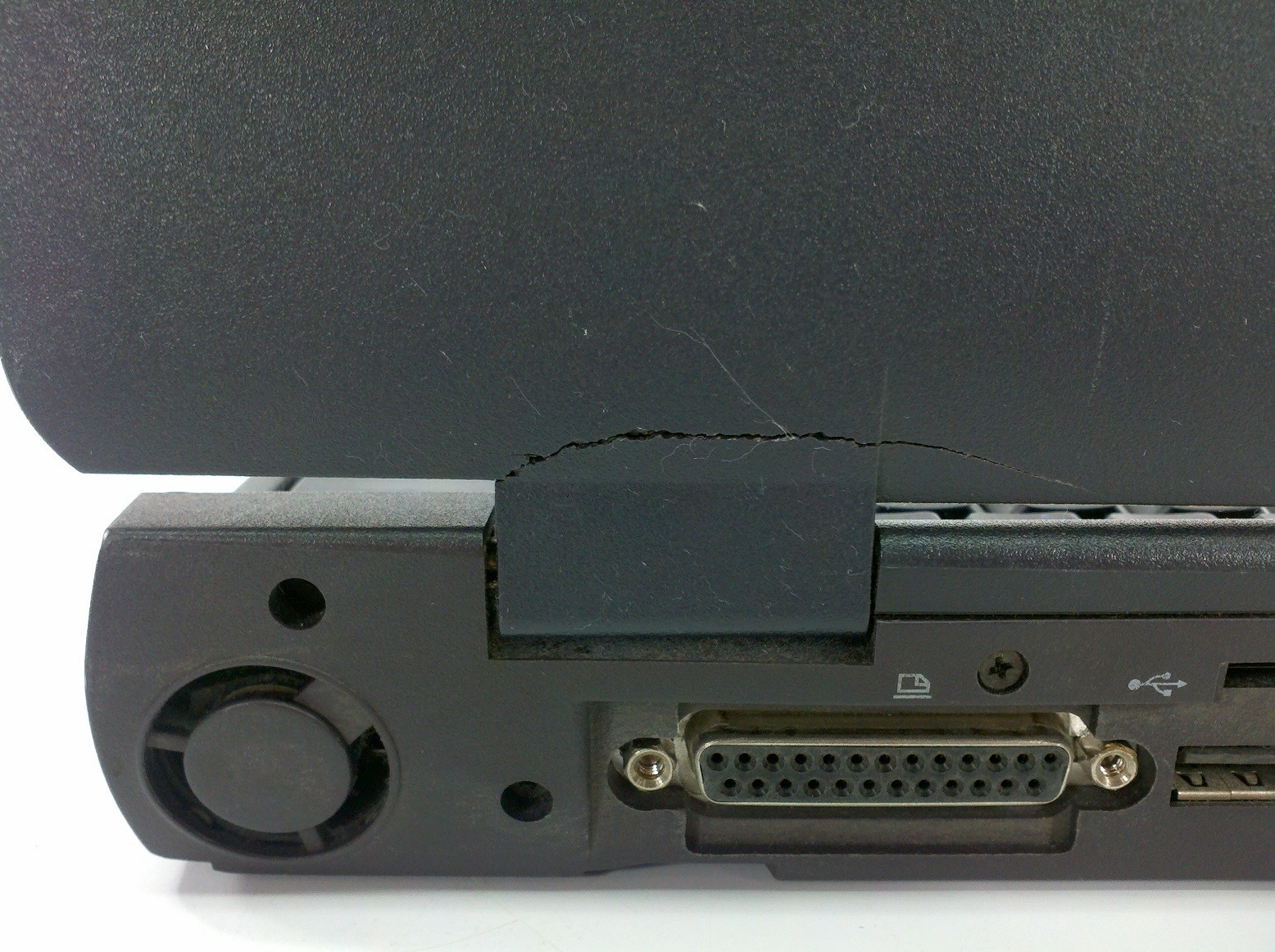 Dell 9321C PII 266MHz Laptop – Latitude CPi D266XT – Missing Parts + Damage