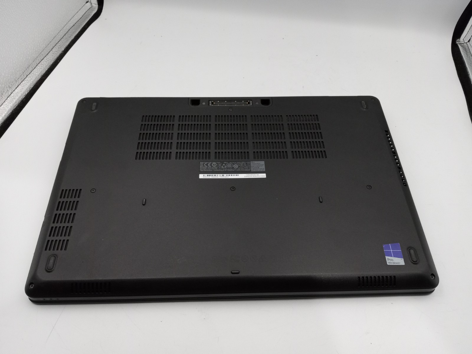 Dell Latitude E5570 15.6″ Intel Core i5-6200U 4GB RAM 256GB SSD Windows 11 -RR