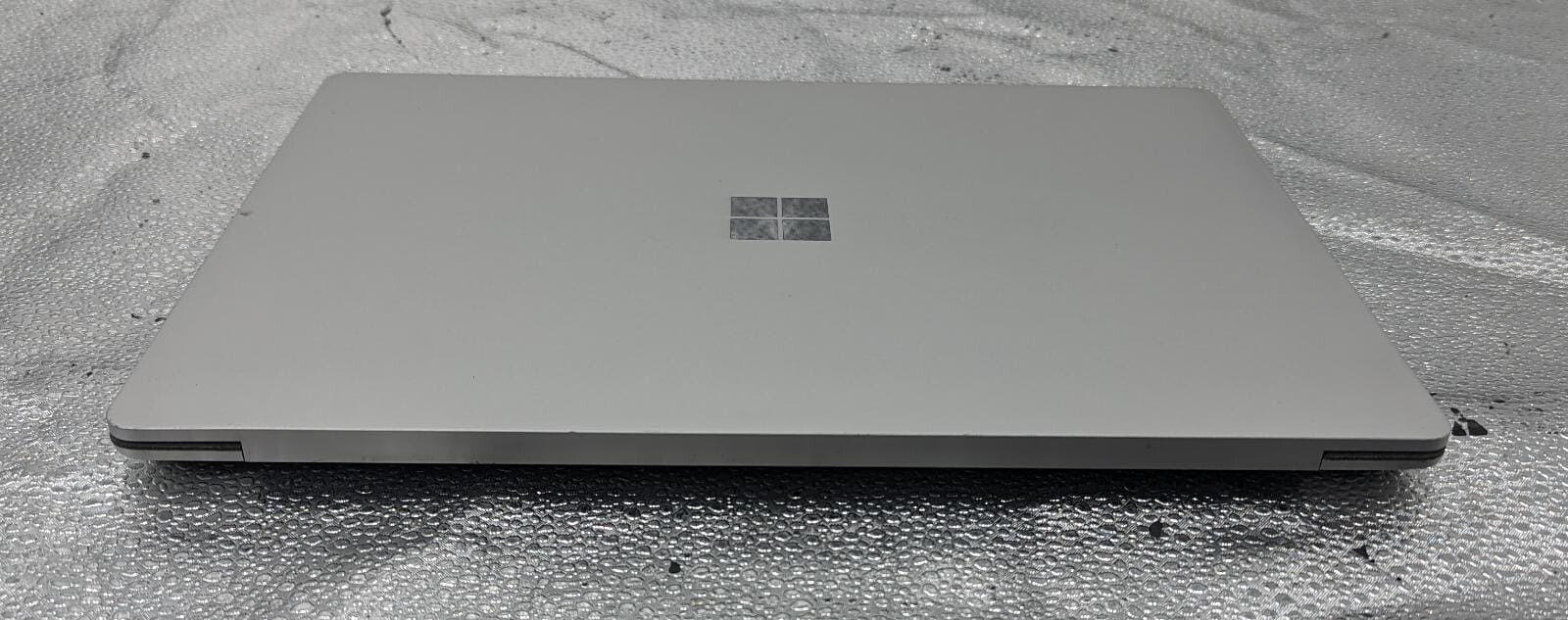 Microsoft Surface Laptop 13.5″ 256GB 8G Intel Core i5 7th Gen. 2.60 GHz *READ*