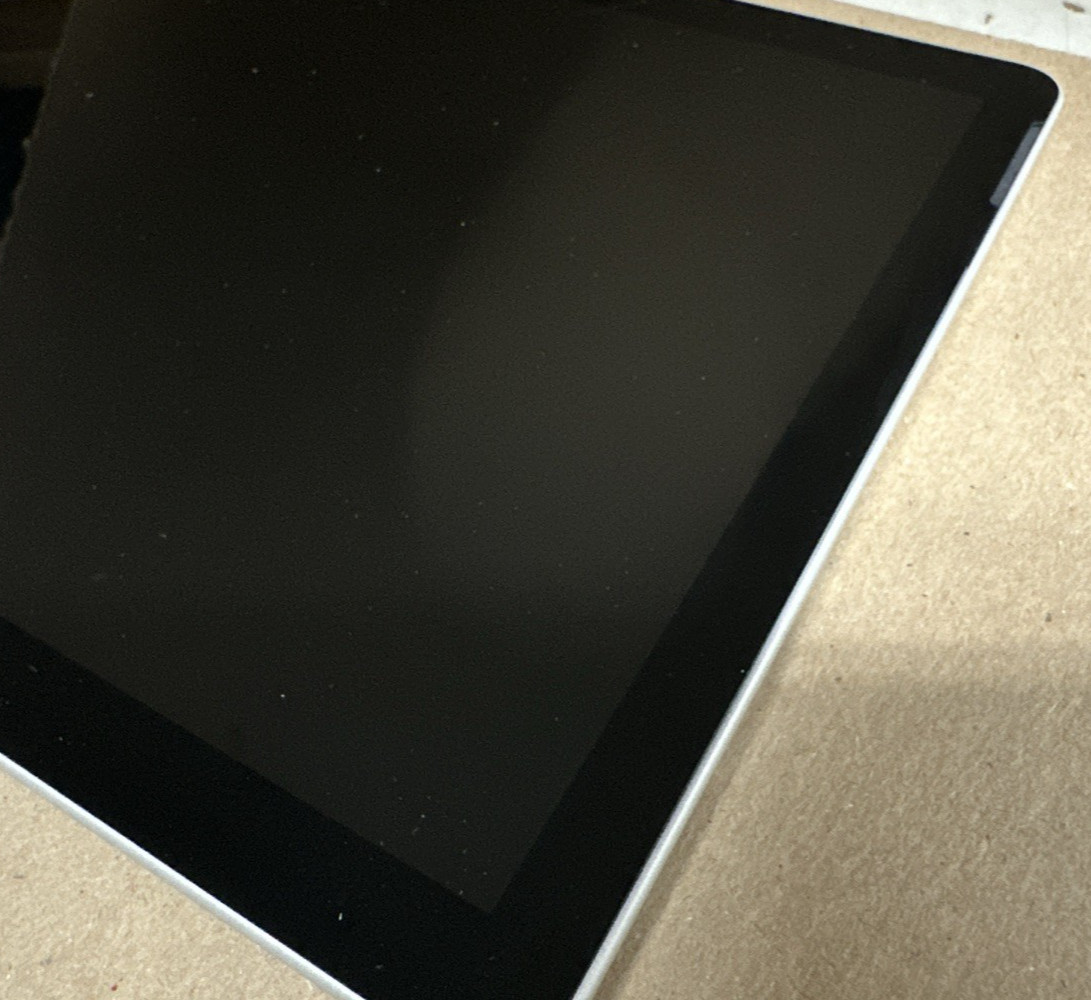 Microsoft Surface Go 2 1926 10.5″ Pentium Gold 4425Y 1.7GHz 4GB RAM 64GB eMMC