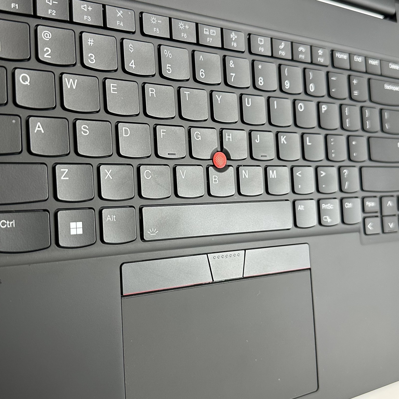 Lenovo ThinkPad P1 Gen 5 16 QHD+ 2.5 GHz i9-12900H 32GB 1TB SSD RTX 3080 Ti