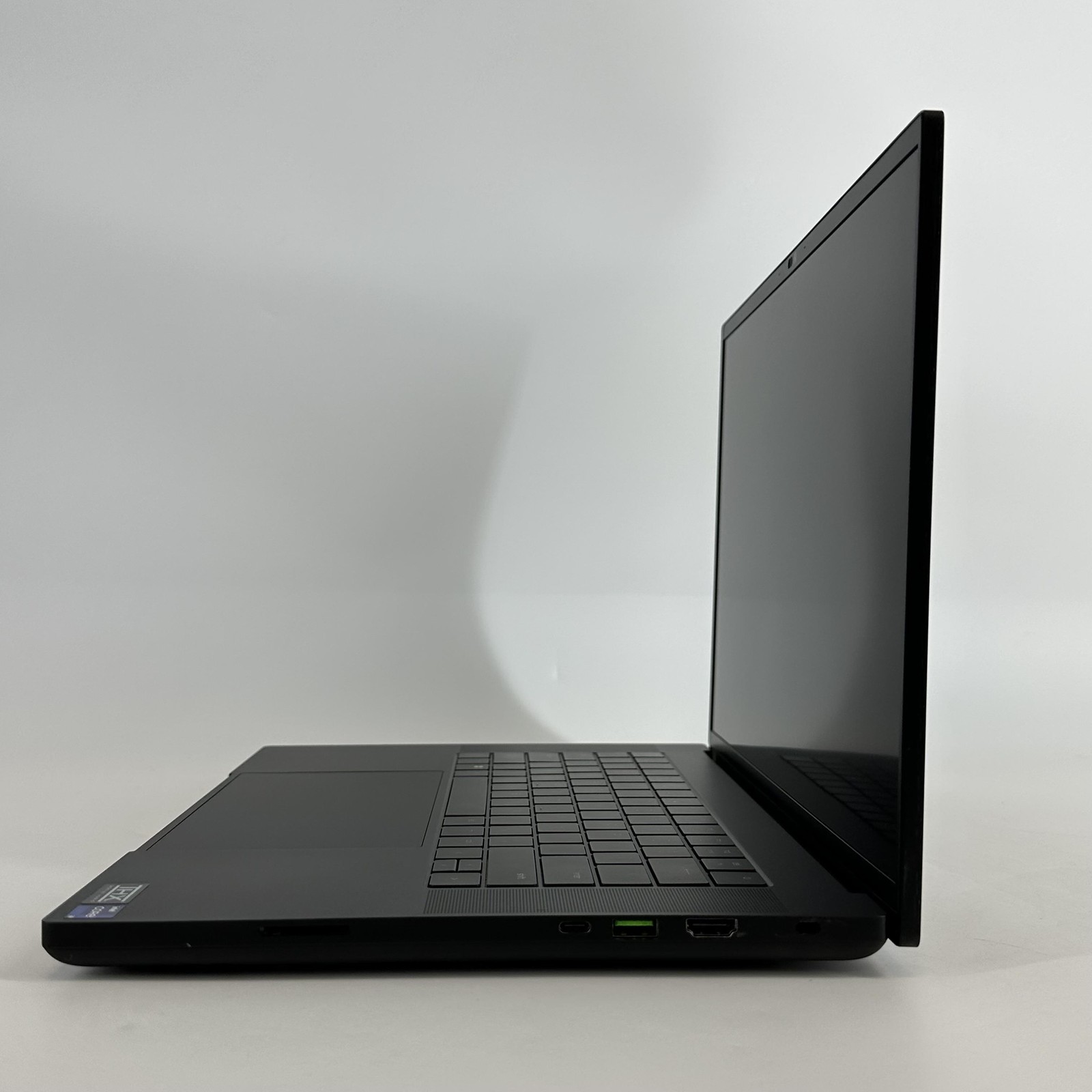Razer Blade 16 120Hz UHD+ 2.2 GHz i9-13950HX 32GB 1TB/1TB RTX 4090 Very Good