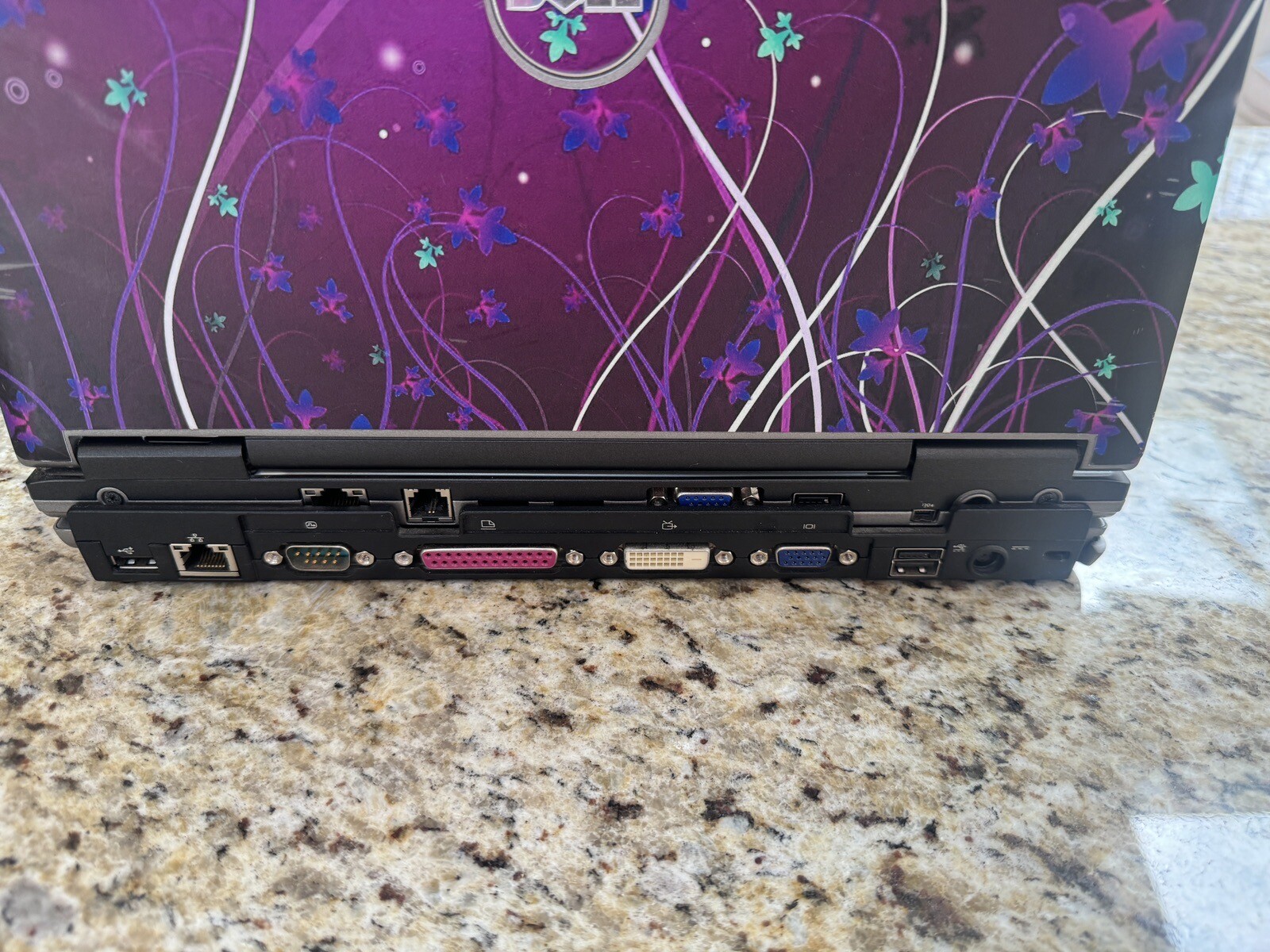 Dell Latitude D430 Core2 Duo 1.33GHz 2GB RAM 60GB HDD Win 7 Pro 32 w/ Media Dock