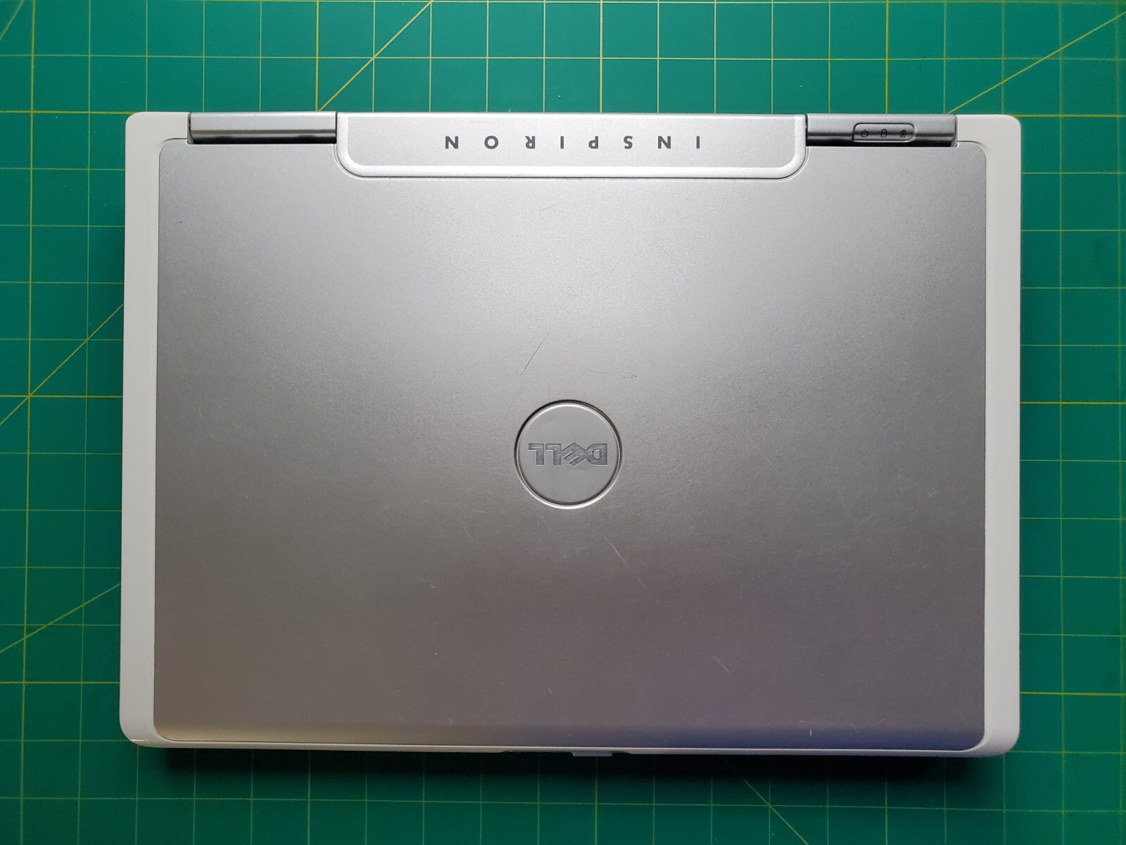 RETRO DELL LAPTOP Dell Inspiron 1501, AMD Athlon 64 X2 1GB RAM. With Charger