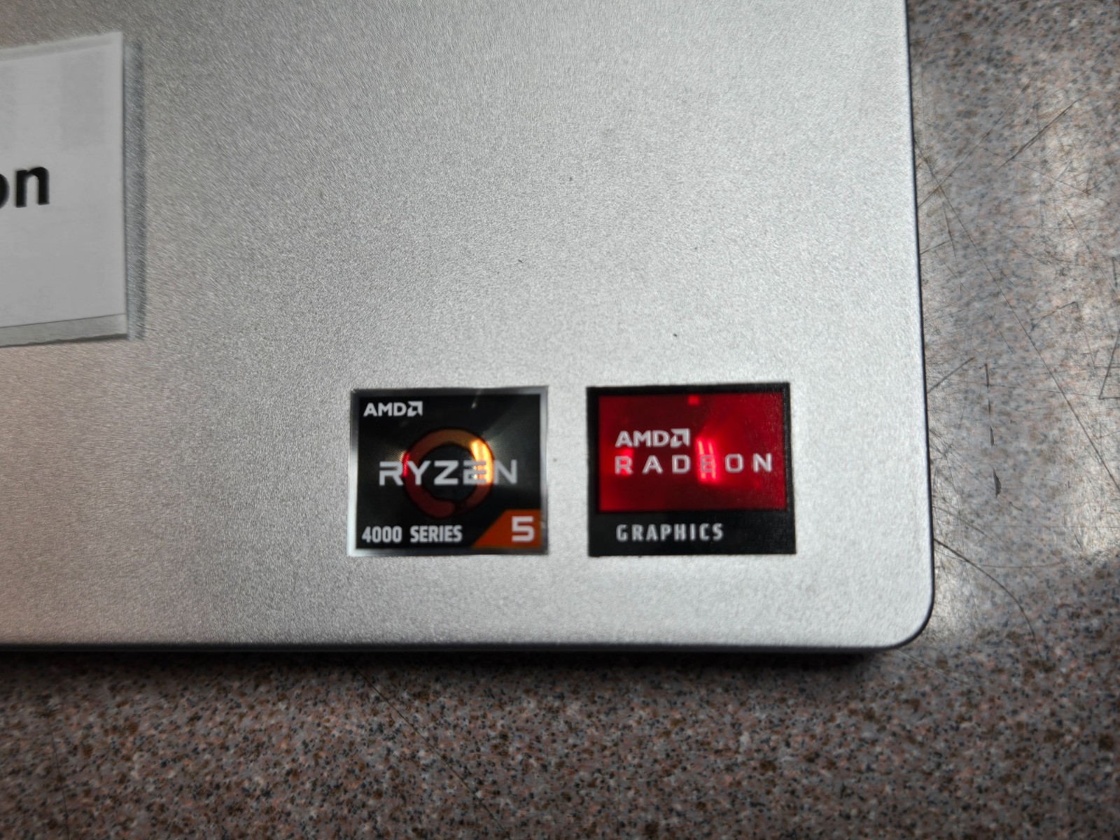 Dell Inspiron 5505 15.6″ Ryzen 5 4500U 8GB RAM 256SSD **READ**