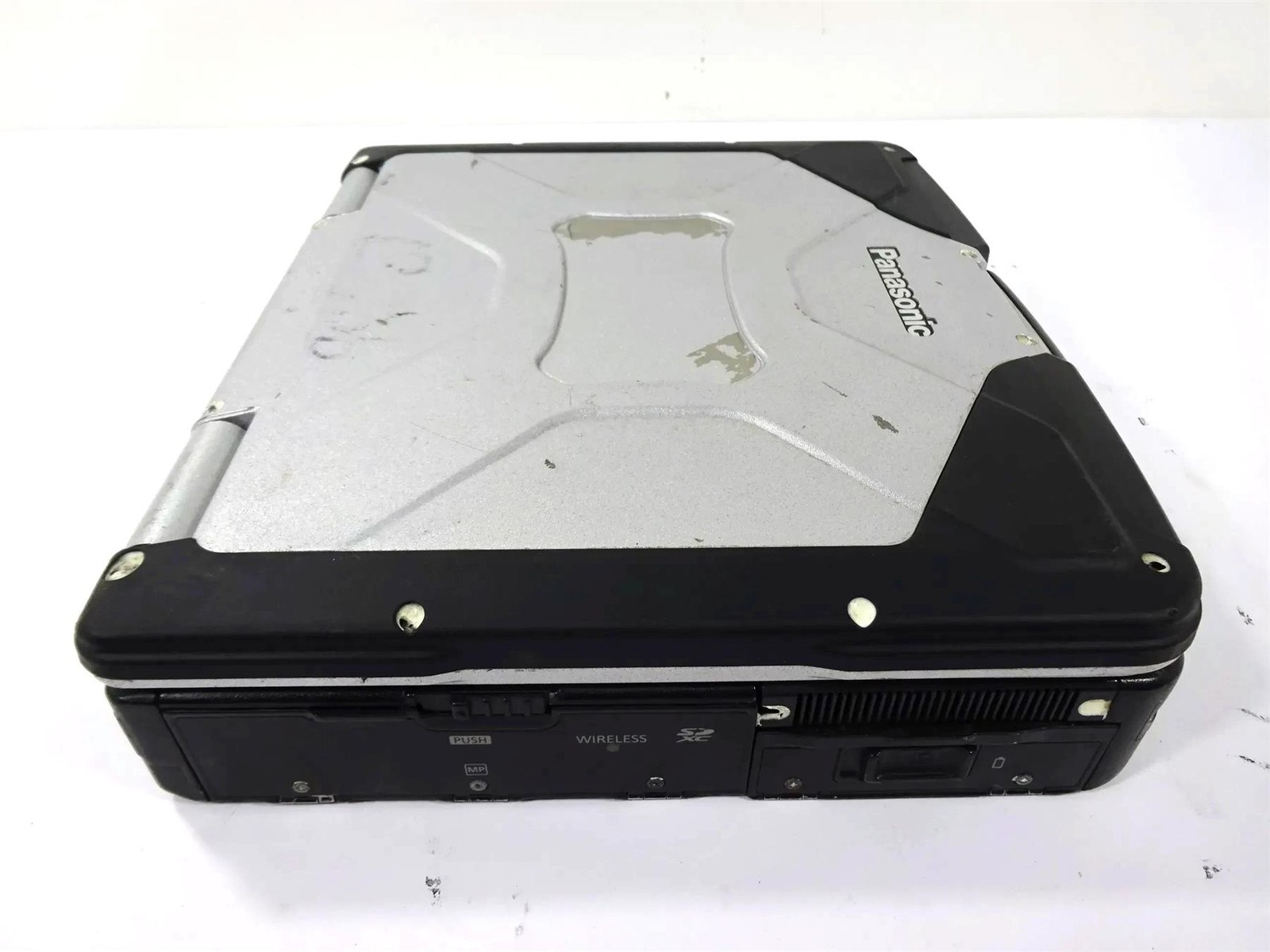 Panasonic Toughbook CF-31 MK6 Core i5-7300U 2.6GHz 8GB RAM – No HDD