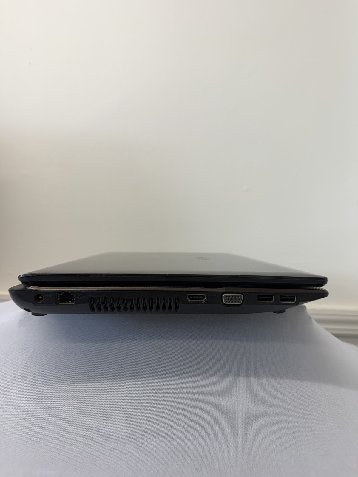 Asus A53U Laptop – Good Screen – AMD E-350 – Read Des