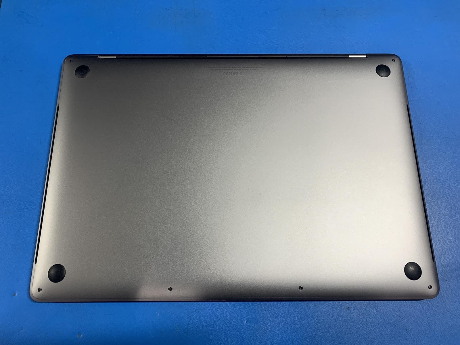 Apple MacBook Pro A1990 15″ Core i9 9980HK 2.40GHz 32GB DDR4 1TB SSD Sonoma