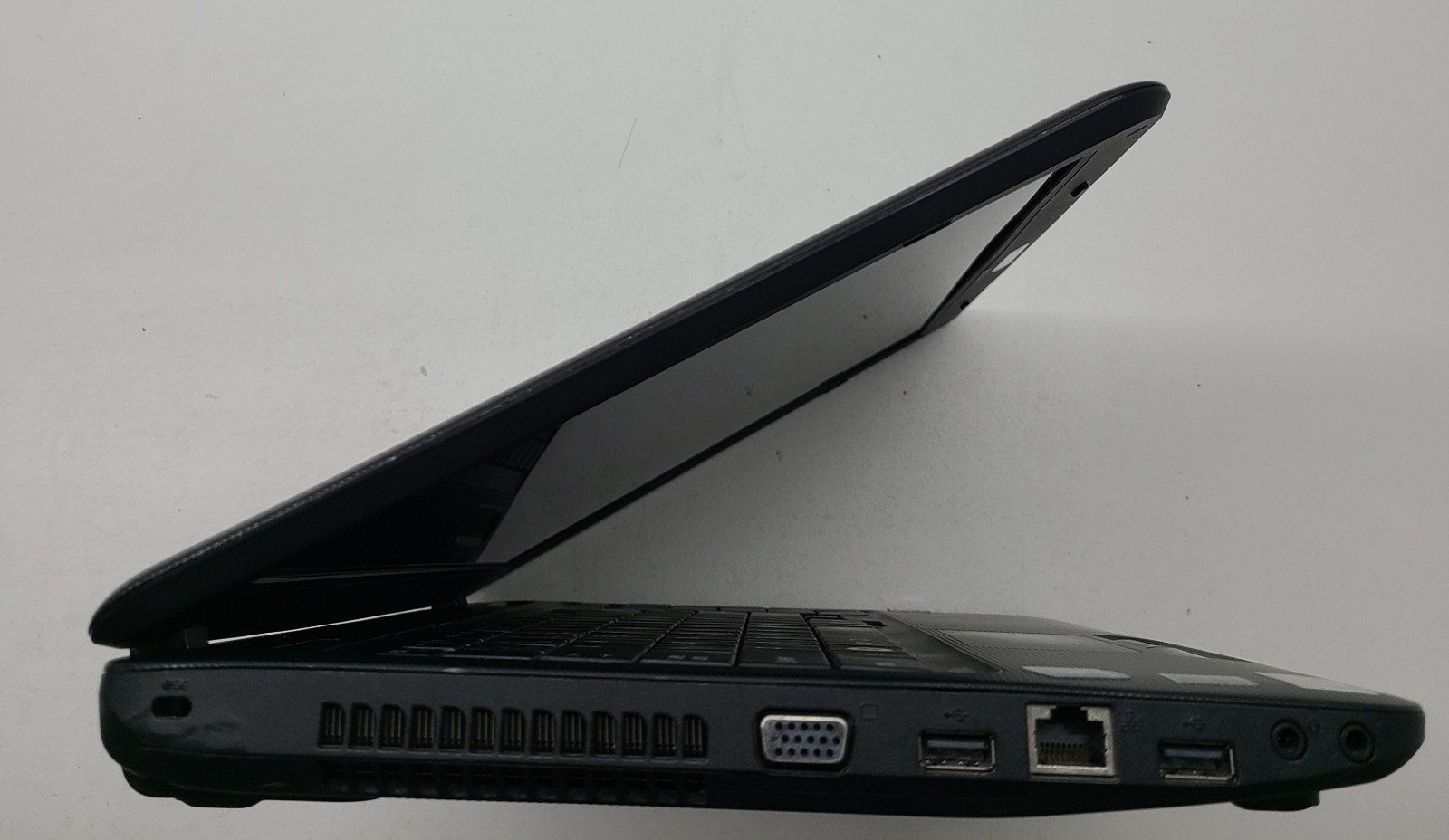 Toshiba Satellite C655D-S5200 15.6″ Laptop AMD C-50 3GB RAM NO HD/OS (FL)