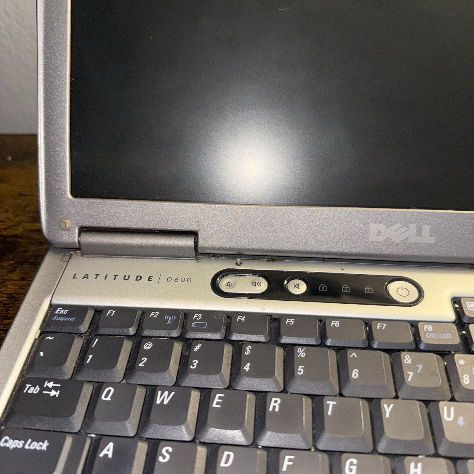 Dell Latitude D600 14″ 1.40GHz/64GB SSD/1GB/Serial/Parallel/ATI GPU/XP Untested