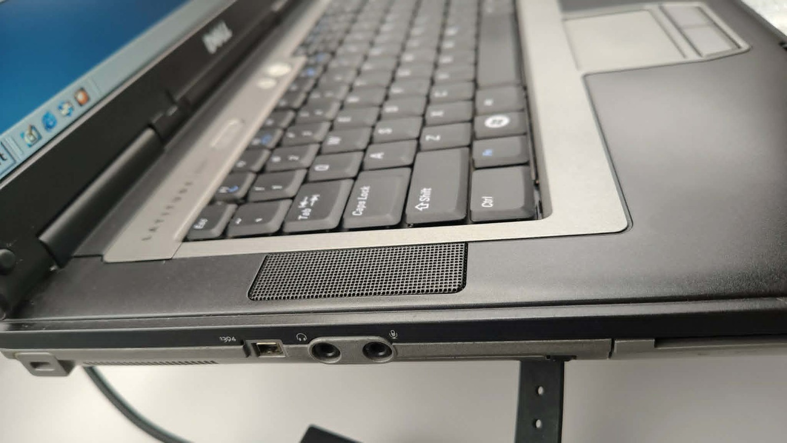 Vintage Dell Laptop Duo Windows 2000 2GB 80GB RS232 Serial Com Port new battery