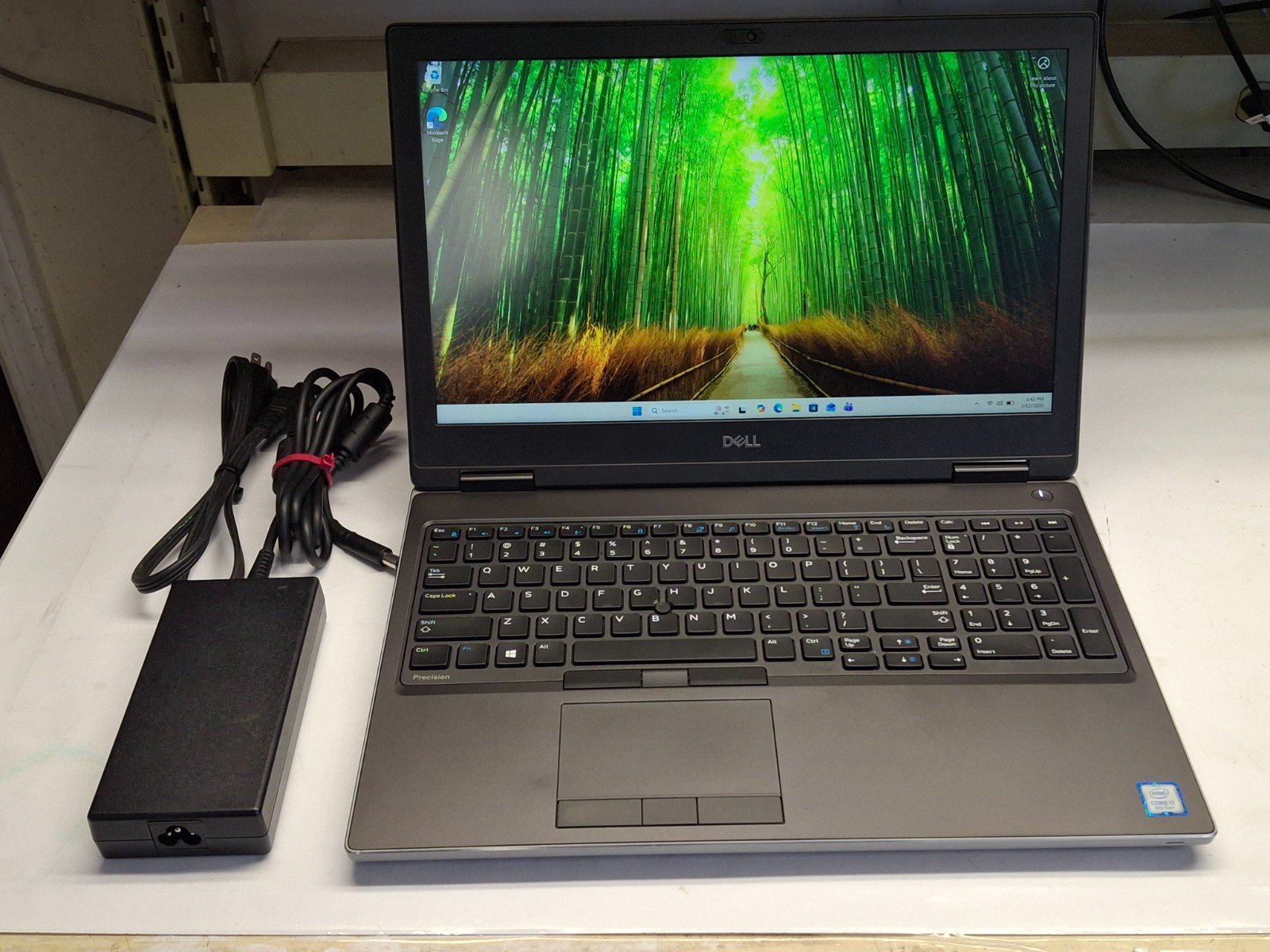 Dell Precision 7540 15.6″ Laptop Core i7-9750H 32GB RAM 512GB SSD Webcam T2000