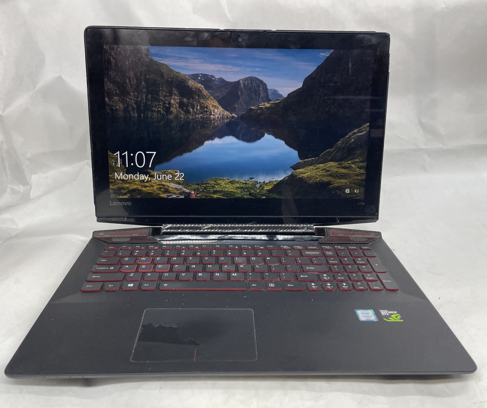 Lenovo Legion Y700 80Q0 17.3″ i7-6700HQ 2.6GHz | 8GB RAM | 128GB SSD | GTX 960M