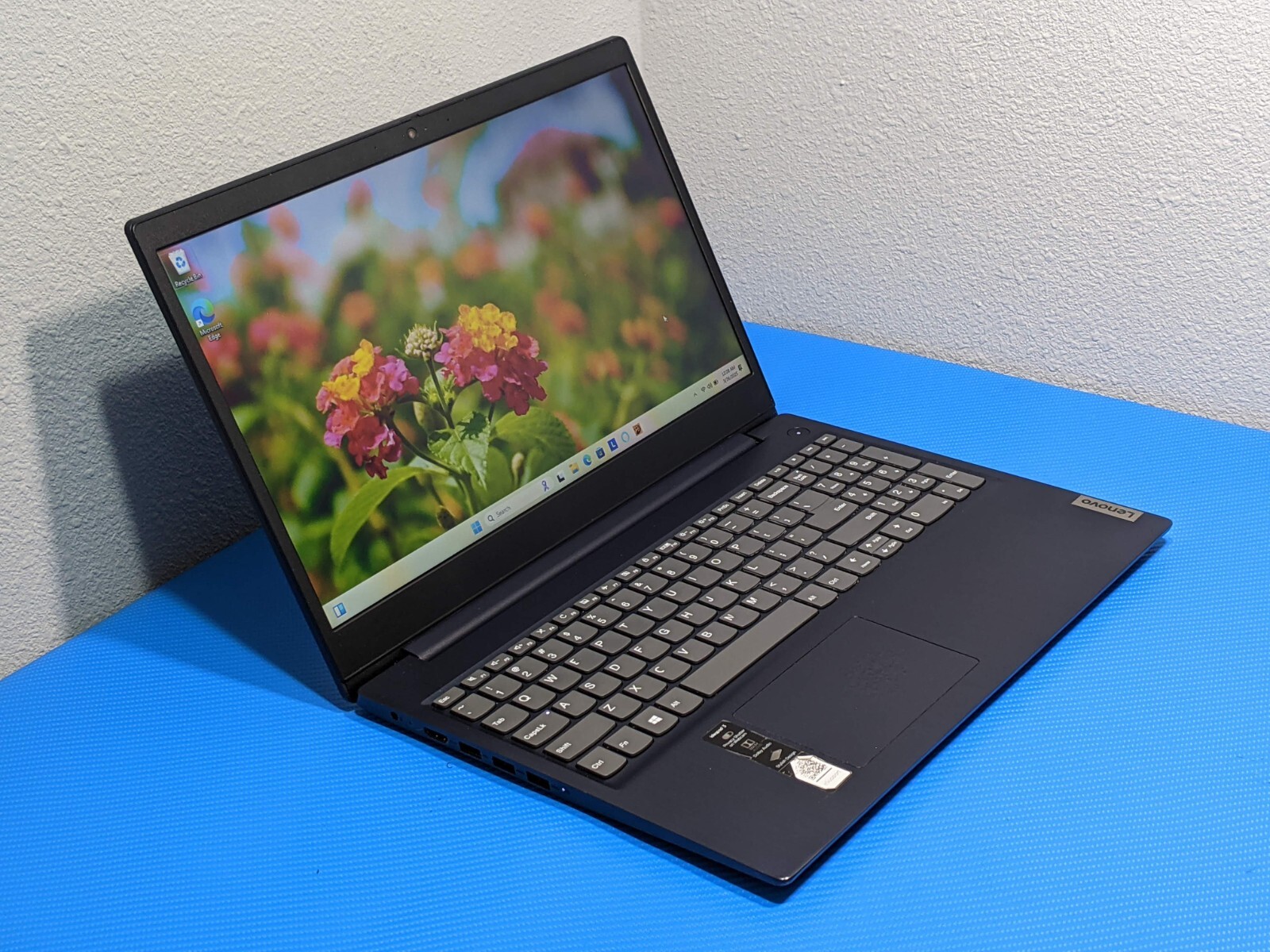 Lenovo IdeaPad 3 15IML05 15.6″ 1366×768 TOUCH i3-10110U 2.1GHz 8GB 256Gb +PowrAd