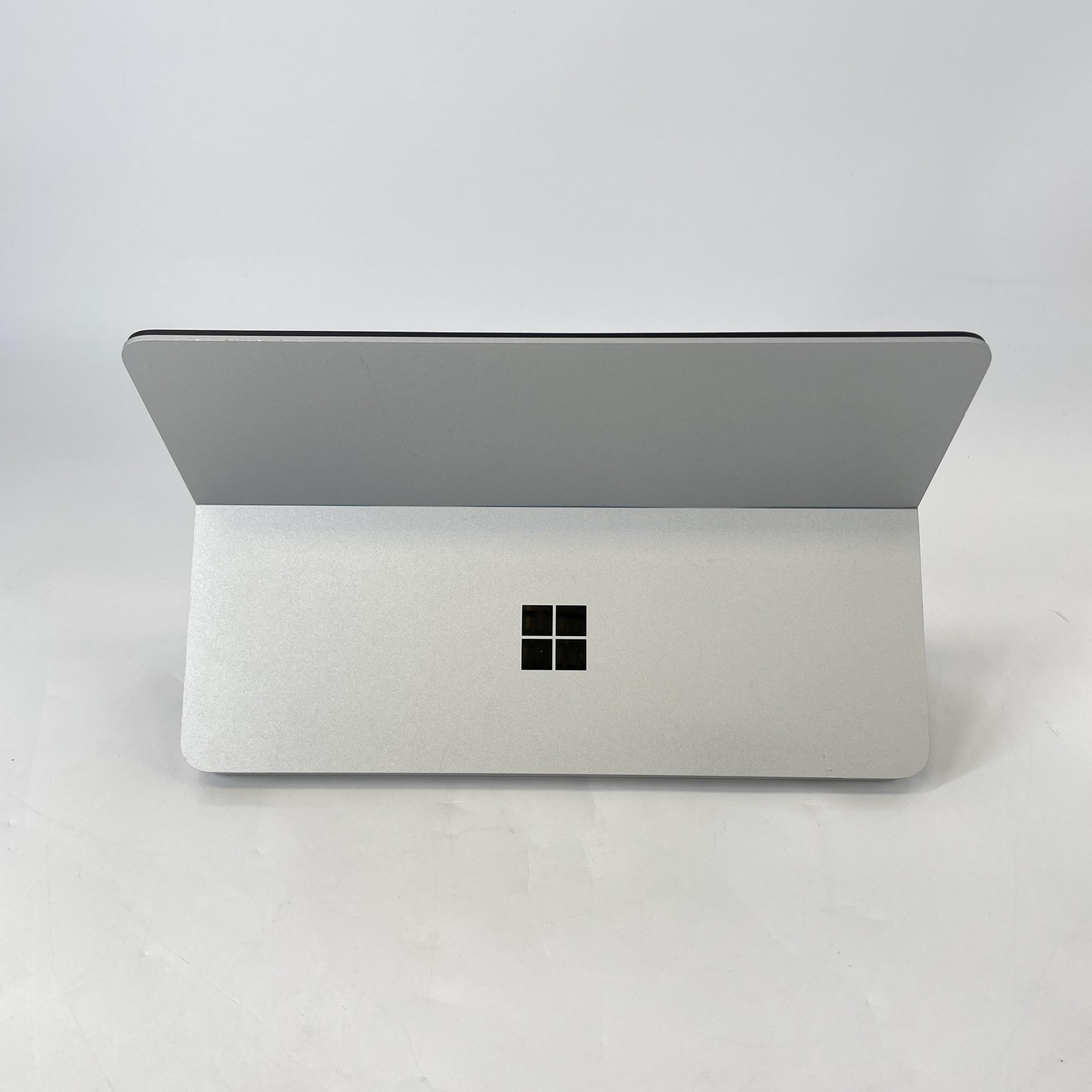 Microsoft Surface Laptop Studio 14 2K i7-11370H 3.3GHz 16GB 512GB RTX 3050 Ti