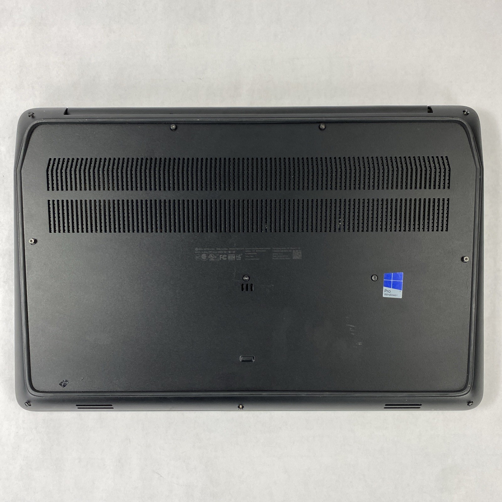 HP ZBook 17 G3 Intel Xeon E3 1535M V5 2.9GHz 16GB RAM 17.3″ No Battery No HDD/OS